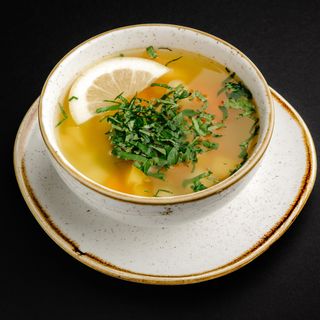 Куриный суп с овощами и лапшой/ Supă de pui cu legume și tăiței