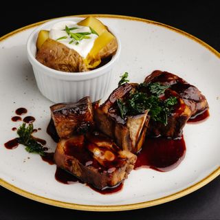 Свиные ребрышки в медово-соевом соусе/ Costiţe de porc la cuptor