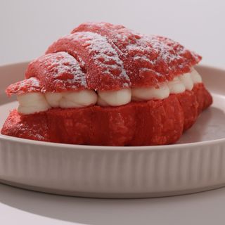 Croissant Red