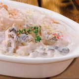 Sote din fructe de mare in sos cremos cu cascaval Parmezan