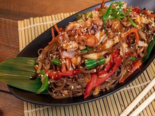 Soba cu fructe de mare