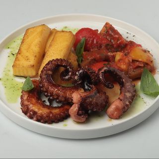 Caracatiță cu polentă