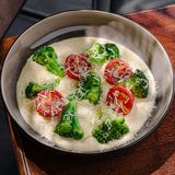 Брокколи в соусе из Пармезана