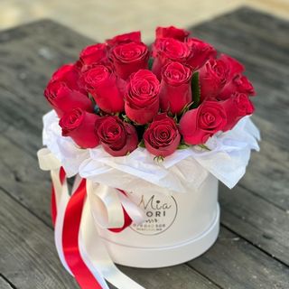 Cutie alba cu trandafiri rosii - #5