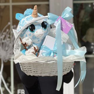 Подарочная корзина с печеньем и мягкой игрушкой - #22