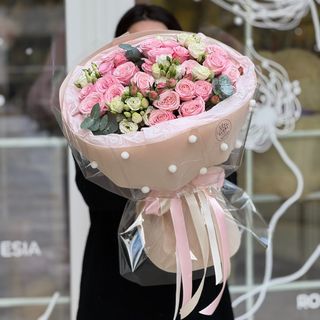 Букет из кустовых роз и эустом - "Chill & Chic"