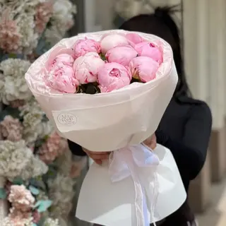 Buchet din 9 bujori - "Pivoine d'Amour"