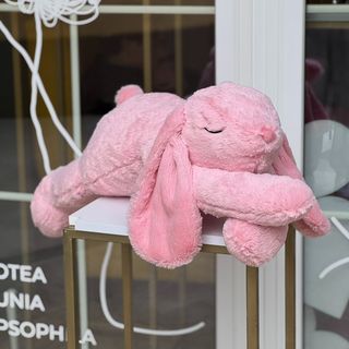 Заяц лежебока розовый
