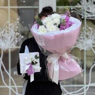 Букет из маттиолы и хризантемы - "Fleur"