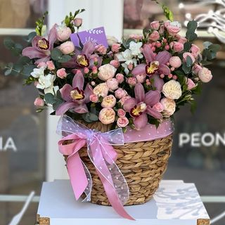 Compoziție florală în coș – „Mira”