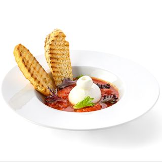 Roșii coapte cu burrata și ciabatta crocantă