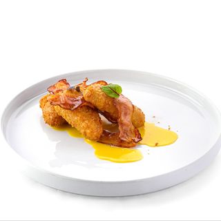 Hashbrown cu bacon și sos olandez