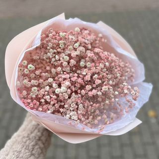 Buchet roz din ghipsophila