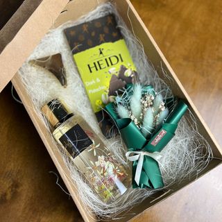 Cutia „Golden Bloom”