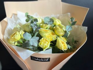 buchet din trandafiri sprei