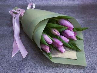 Buchet din 9 lalele violet