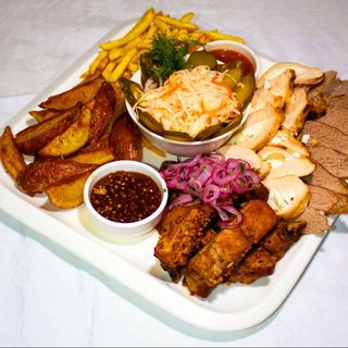 Mix 3 feluri de Carne cu murături