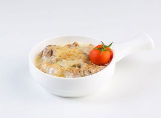 Limbă de vițel în sos alb