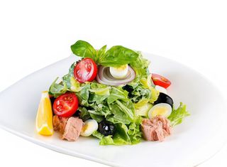 Salată cu ton