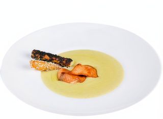 Supă-cremă cu somon și broccoli