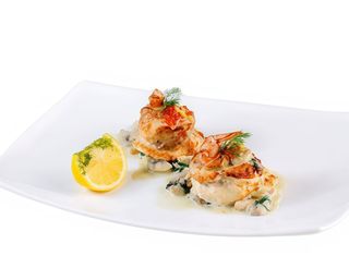 Fileu de pește alb cu crevete și sos de spanac