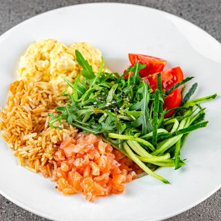 Bol cu orez si somon