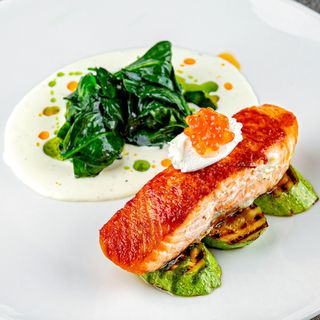 Steak de somon cu spanac