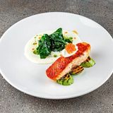 Steak de somon cu spanac