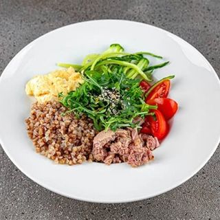 Bol cu hrișcă si ton