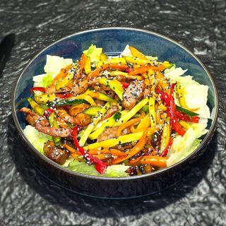 Salata Thai cu porc