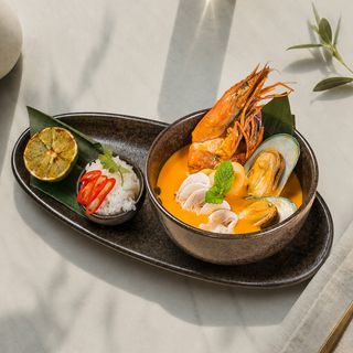 TOM YUM