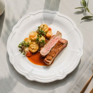 MAGRET DE RAȚĂ CU GRATIN DE ȚELINĂ