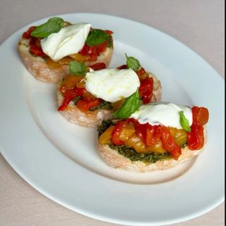 Bruschette cu ardei copți