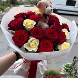 Buchet din trandafiri cu usuleț