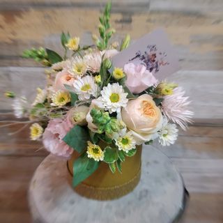 Compoziție din flori primăvăratice