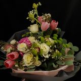 Buchet distins cu orhideie si trandafiri