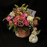 Compoziție din trandafiri și orhidei 