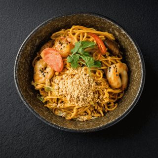 Tăiței Tom Yam cu creveți
