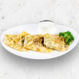 Clătite cu carne sos și ciuperci