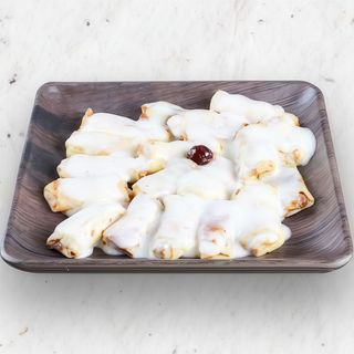 Clătite cu brânză si smântână dulce 