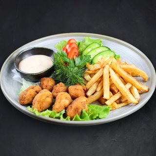 Nuggets de pui cu cartofi pai