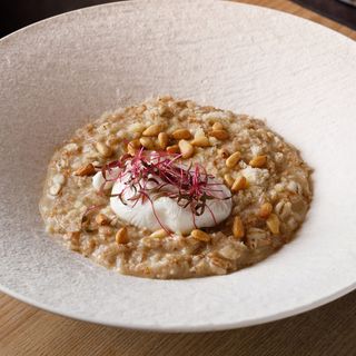 Terci de cereale cu parmezan și ou poșat