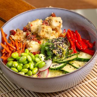 Poke bowl cu tofu