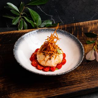 Burrata cu guacamole și creveți în sos kimchi