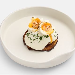 Dranik din dovleac cu pârjoale din vita, mousse din pecorino și ou