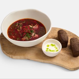 Borș roșu cu carne de rață