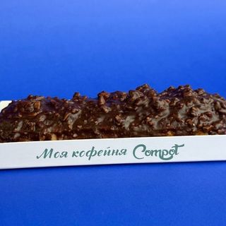 Эклер с шоколадом и орехами/ Ecler cu ciocolată și alune