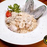 FETTUCINI CU FRUCTE DE MARE