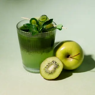 Green matcha tonic 