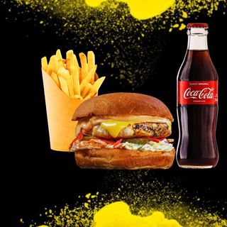1x Chicken Cheesburger + 1x Cartofi fri + 1x Coca-Cola 0.5